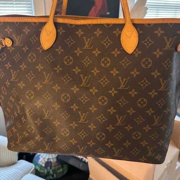Louis Vuitton Classic Brown Monogram 𝙉𝙚𝙫𝙚𝙧𝙛𝙪𝙡𝙡  Tote 𝙂𝙈 𝙂𝙤𝙤𝙙 𝘾𝙤𝙣𝙙𝙞𝙩𝙞𝙤𝙣 - Picture 2 of 16